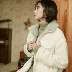 1137 เสื้อแจ๊คเก็ตลูกฟูกขาว