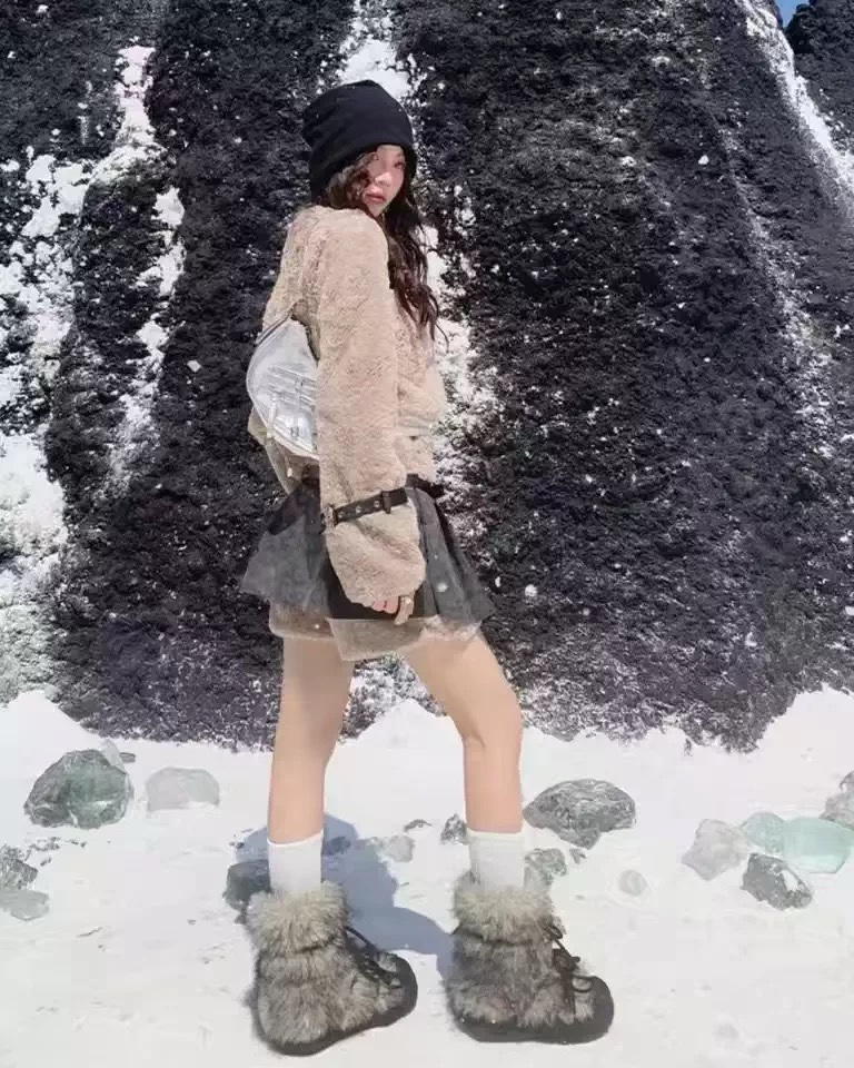 8071 Snowy Fur Boots 6