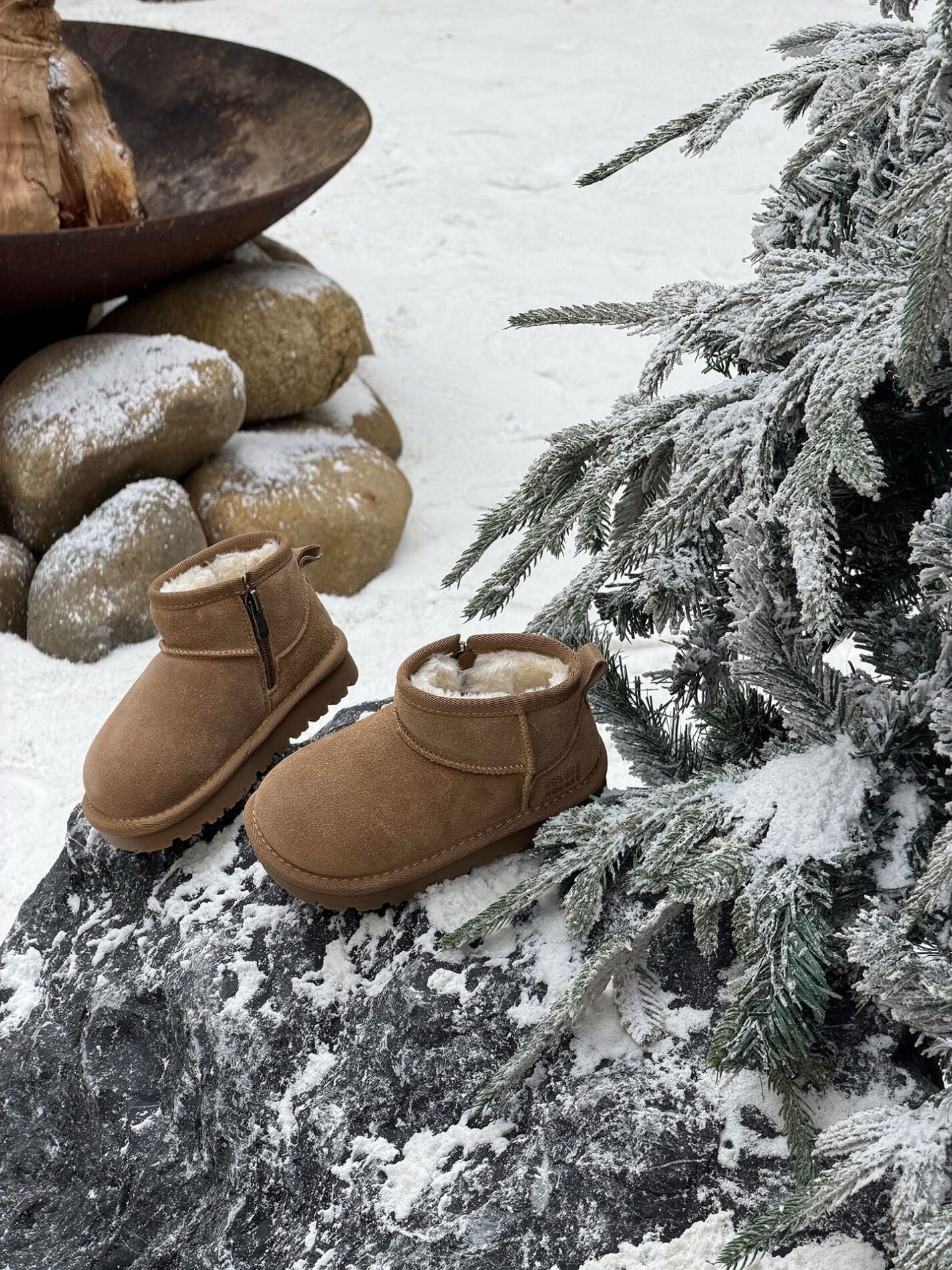 9188 Snowy Kid Boots