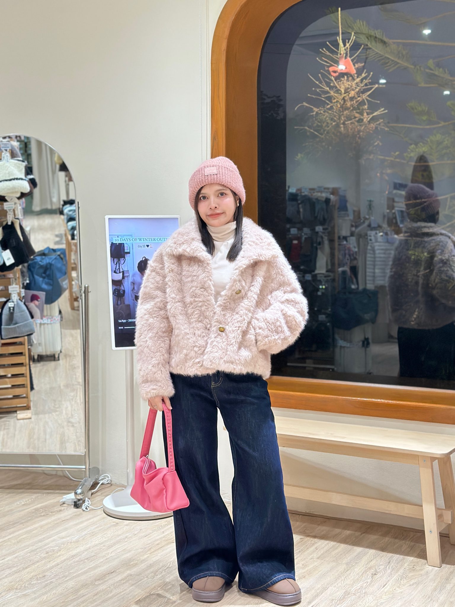 1433 Golden Oval Mink Coat - Image 4