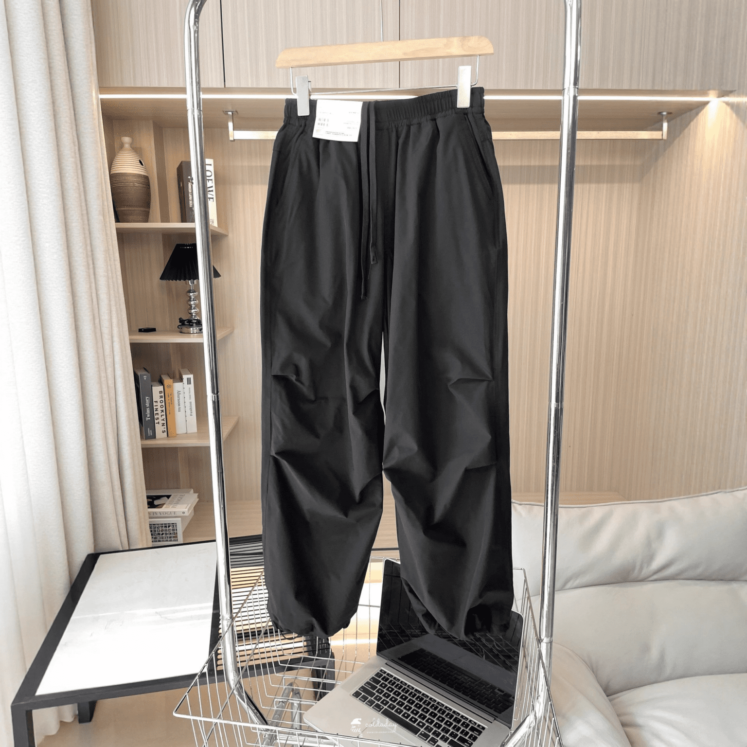 3147 Minimal Winter Cargo 17