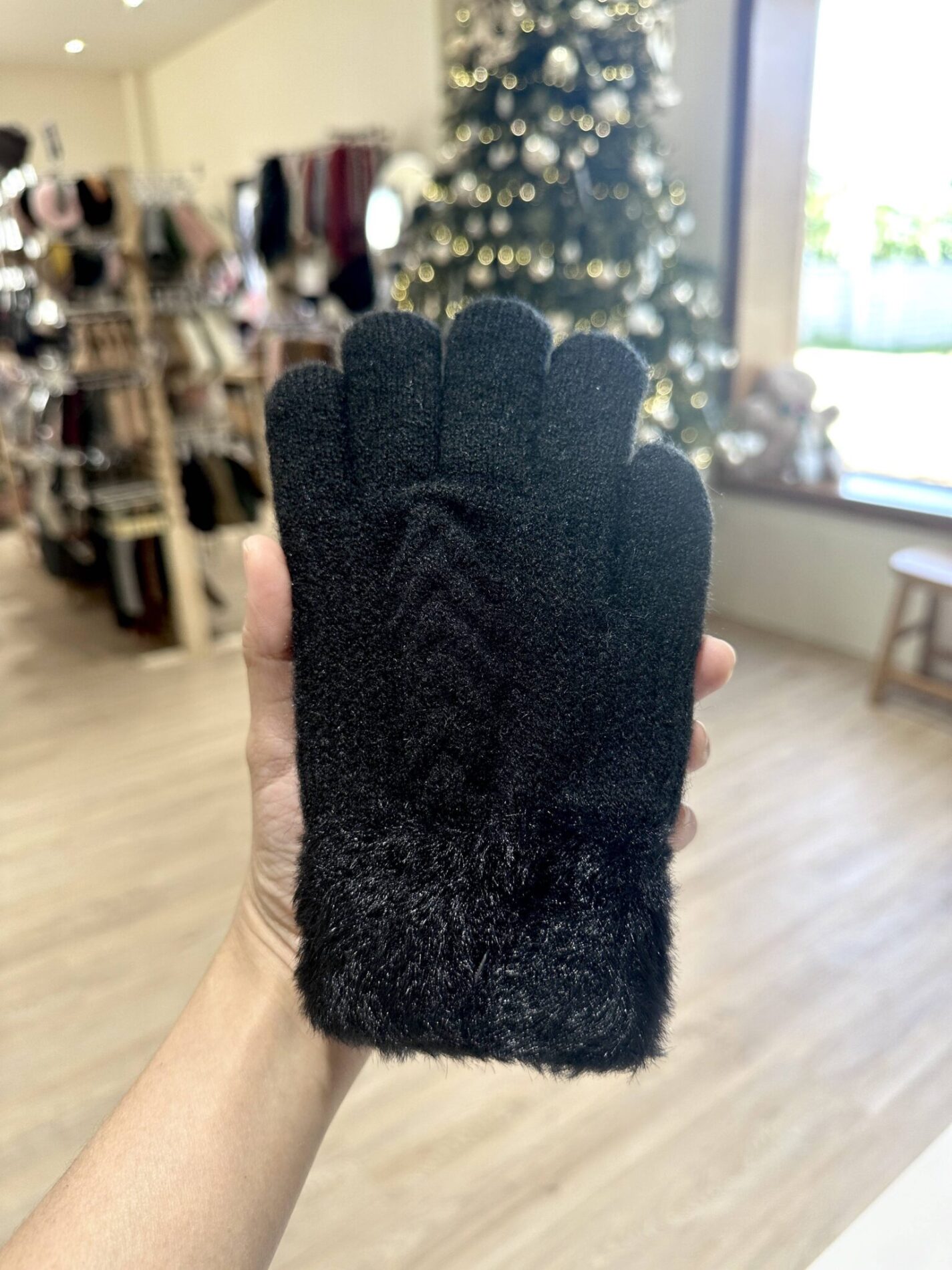 9108 ถุงมือขนมิงค์ 5-12 ปี 19