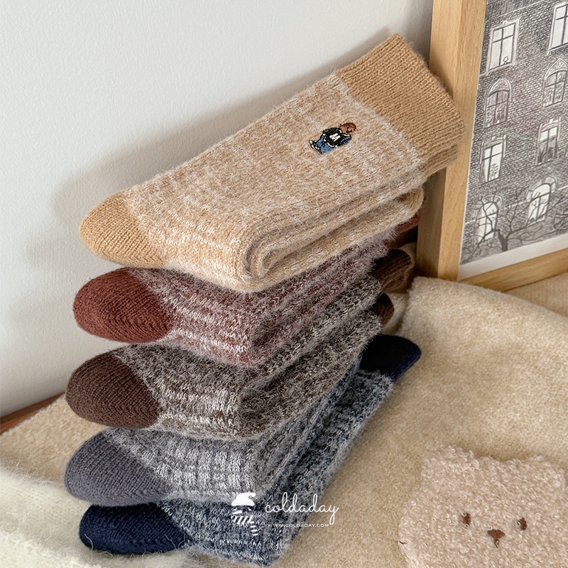 6137 Wooly Bear Hug Socks 2
