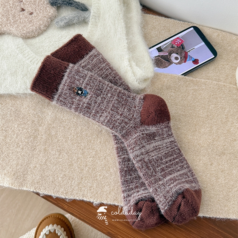 6137 Wooly Bear Hug Socks 5