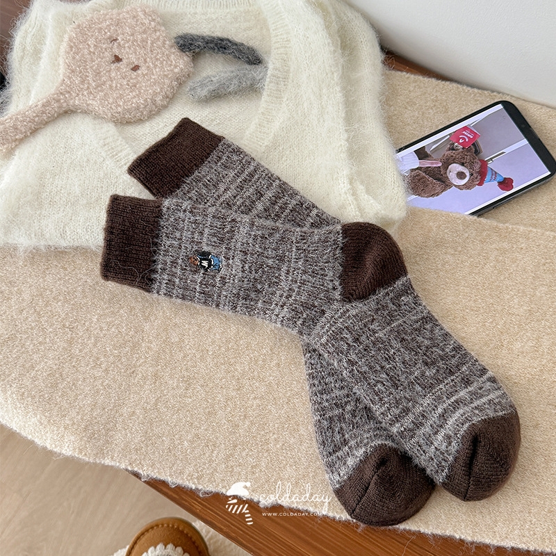 6137 Wooly Bear Hug Socks 7
