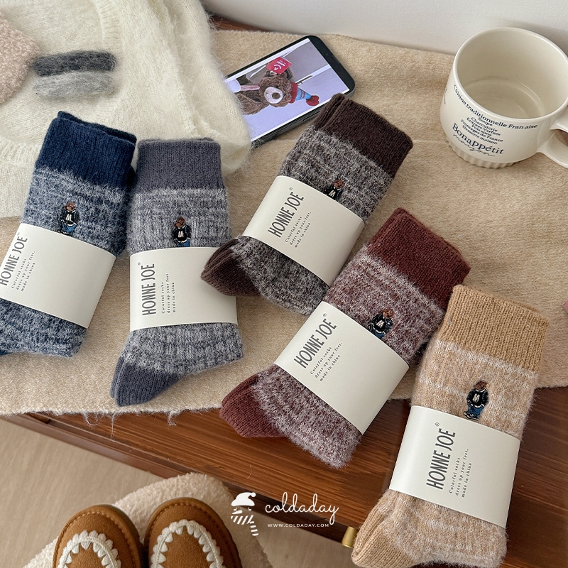 6137 Wooly Bear Hug Socks